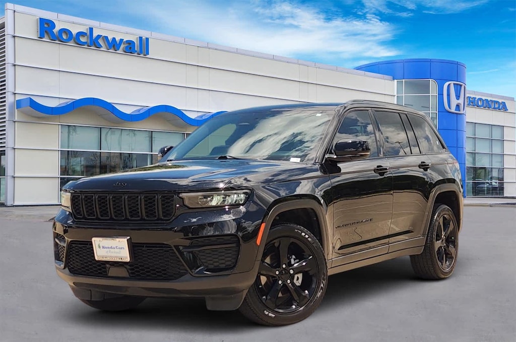 Used 2024 Jeep Grand Cherokee Laredo SUV