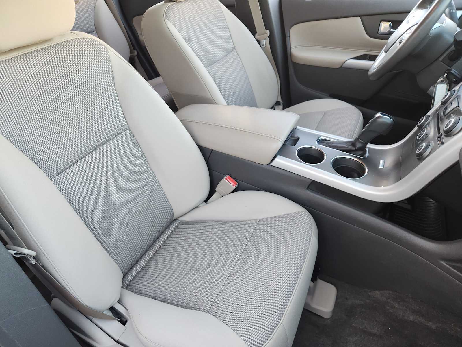 Thumbnail: 2014 Ford Edge - 13