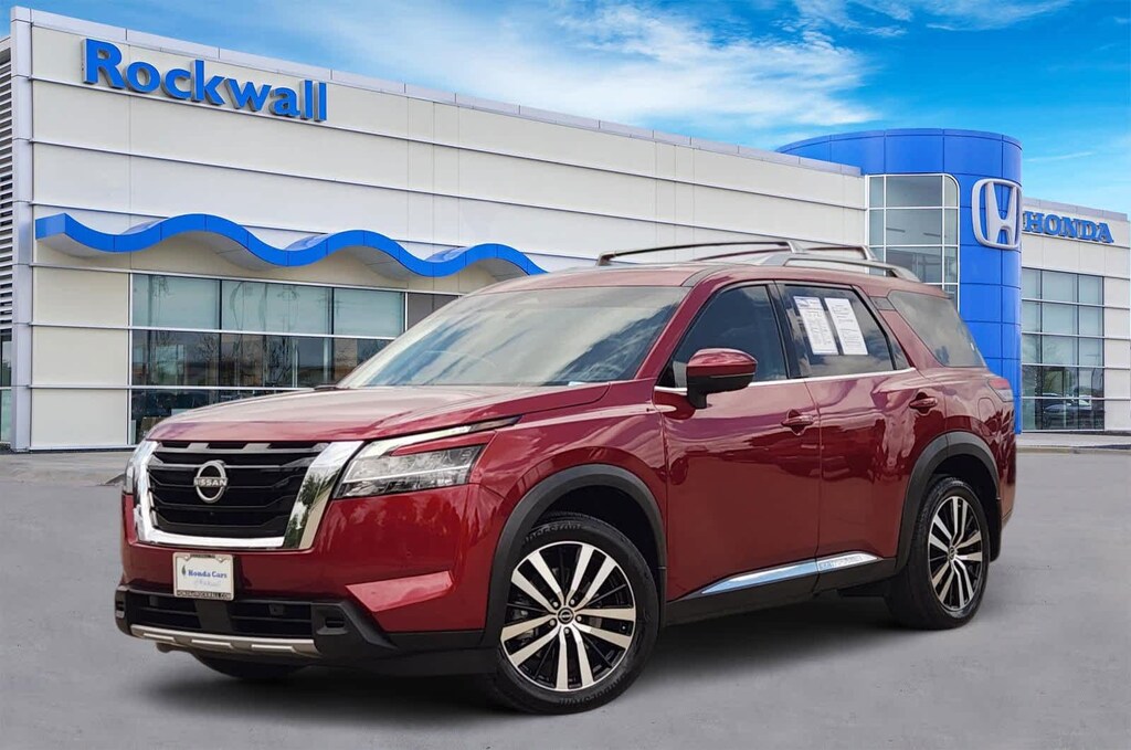 Used 2024 Nissan Pathfinder Platinum SUV