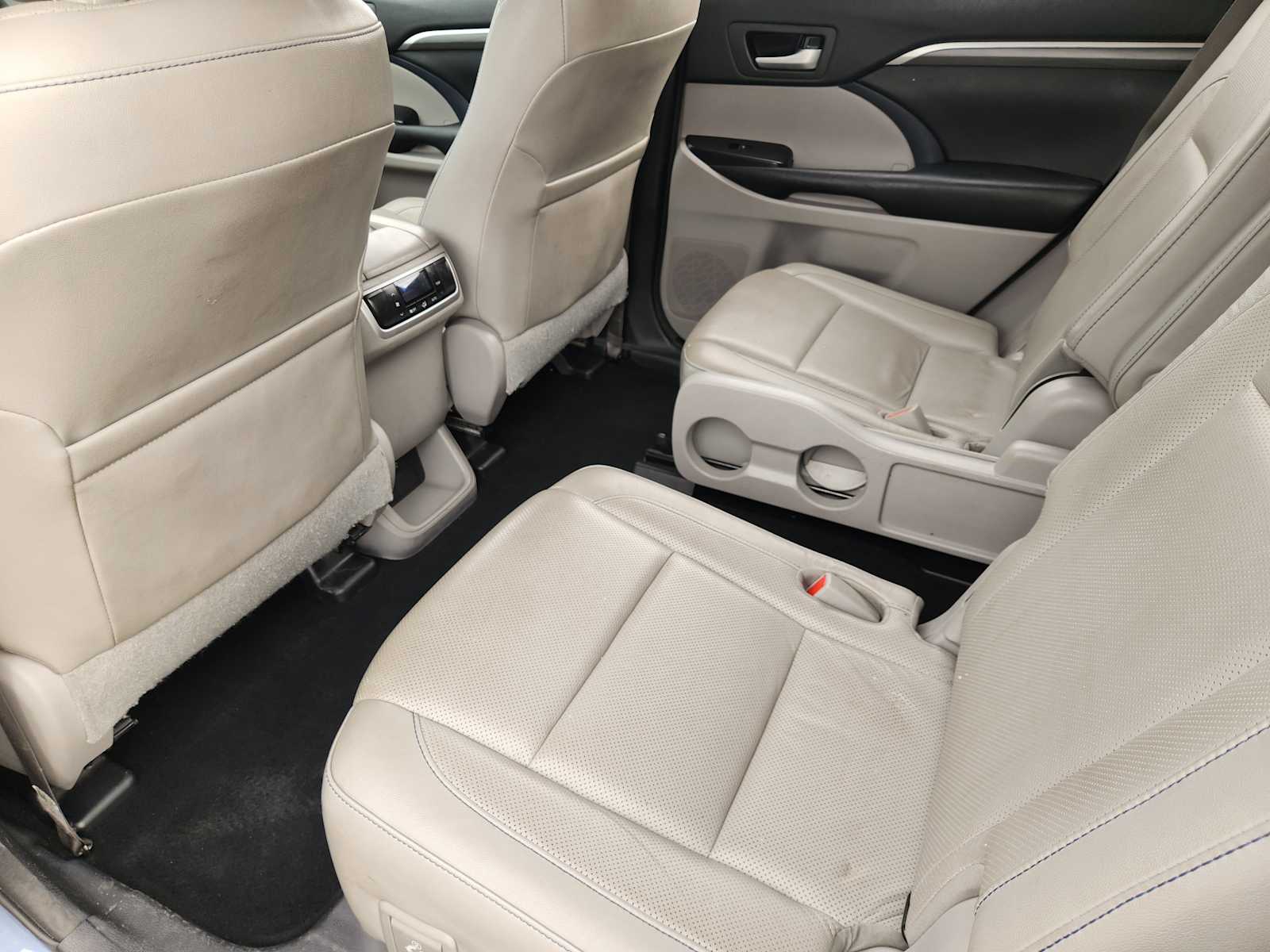 Thumbnail: 2018 Toyota Highlander - 12