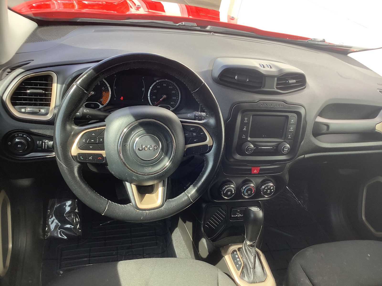 Thumbnail: 2017 Jeep Renegade - 10