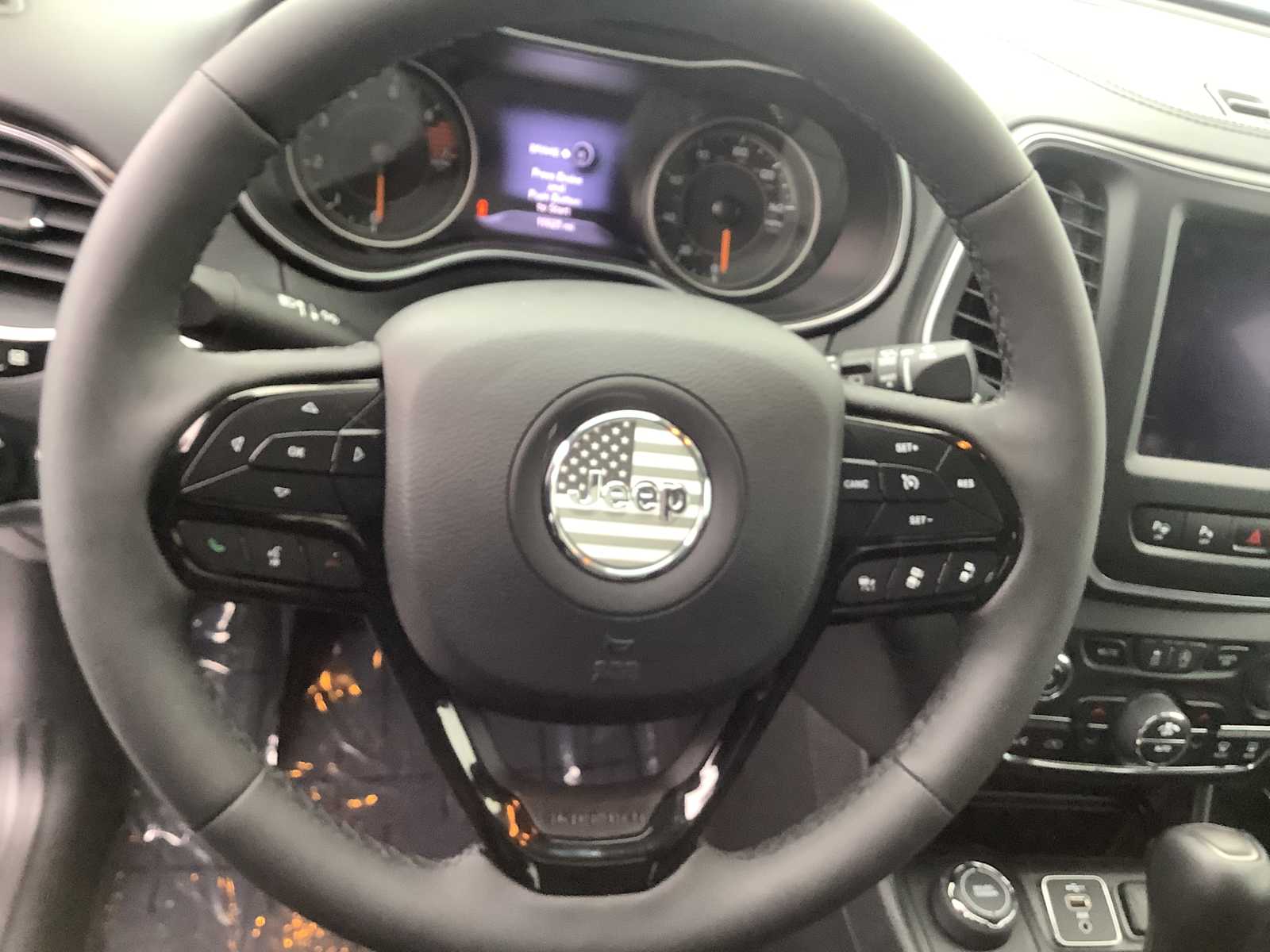 Thumbnail: 2023 Jeep Cherokee - 14