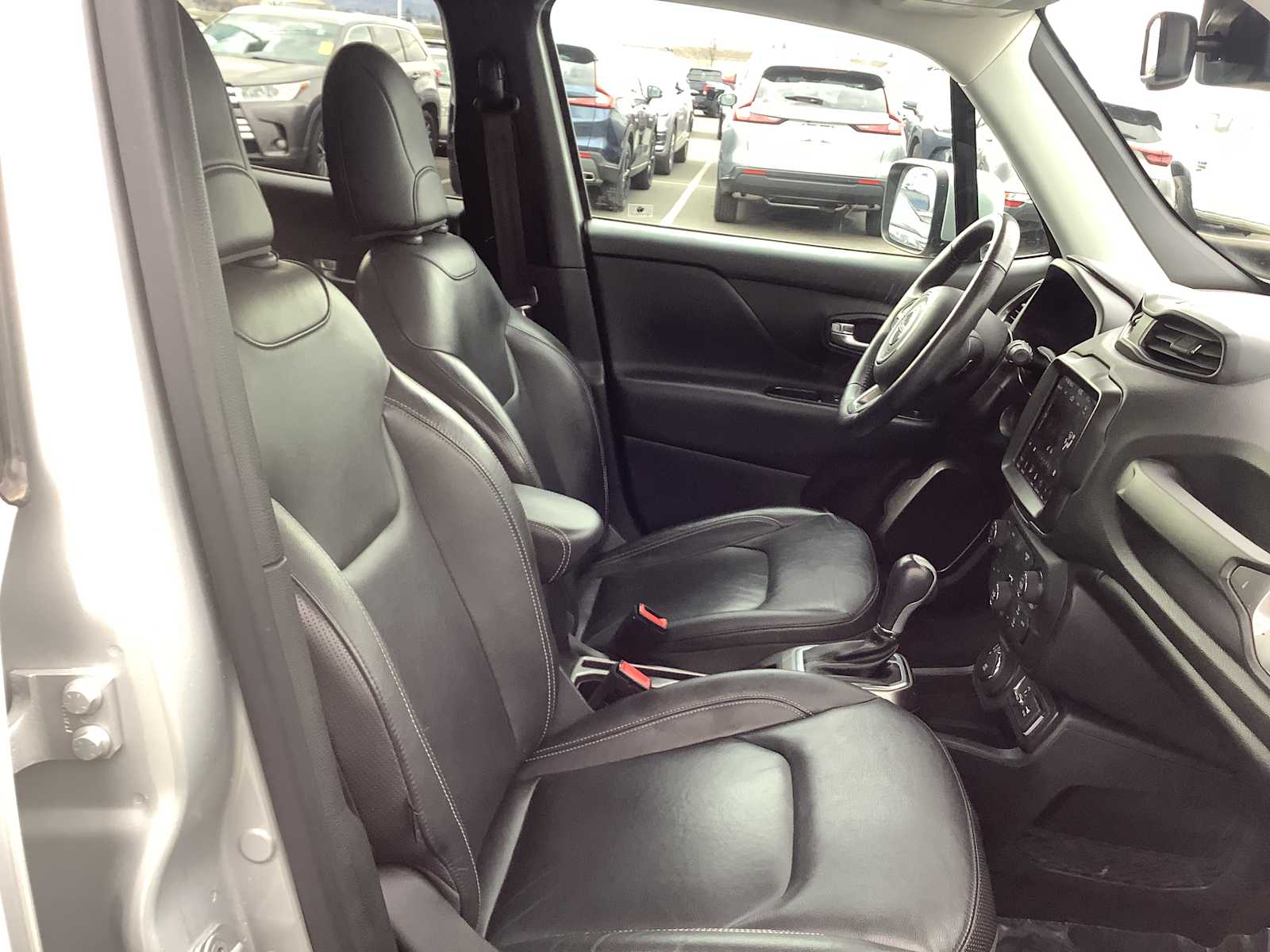 Thumbnail: 2018 Jeep Renegade - 15