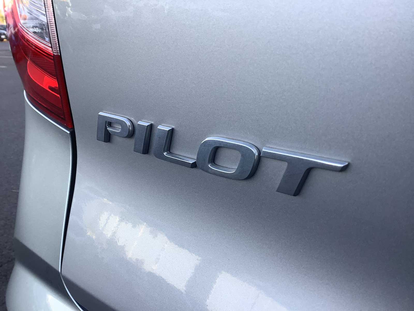 Thumbnail: 2019 Honda Pilot - 6
