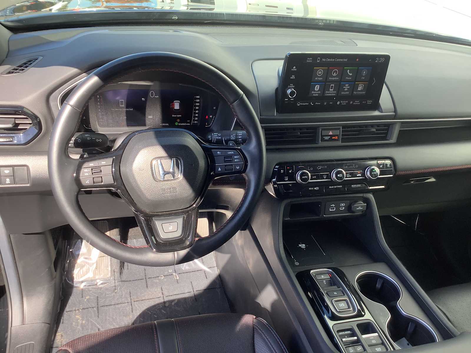 2025 Honda Pilot Black Edition - Photo 12