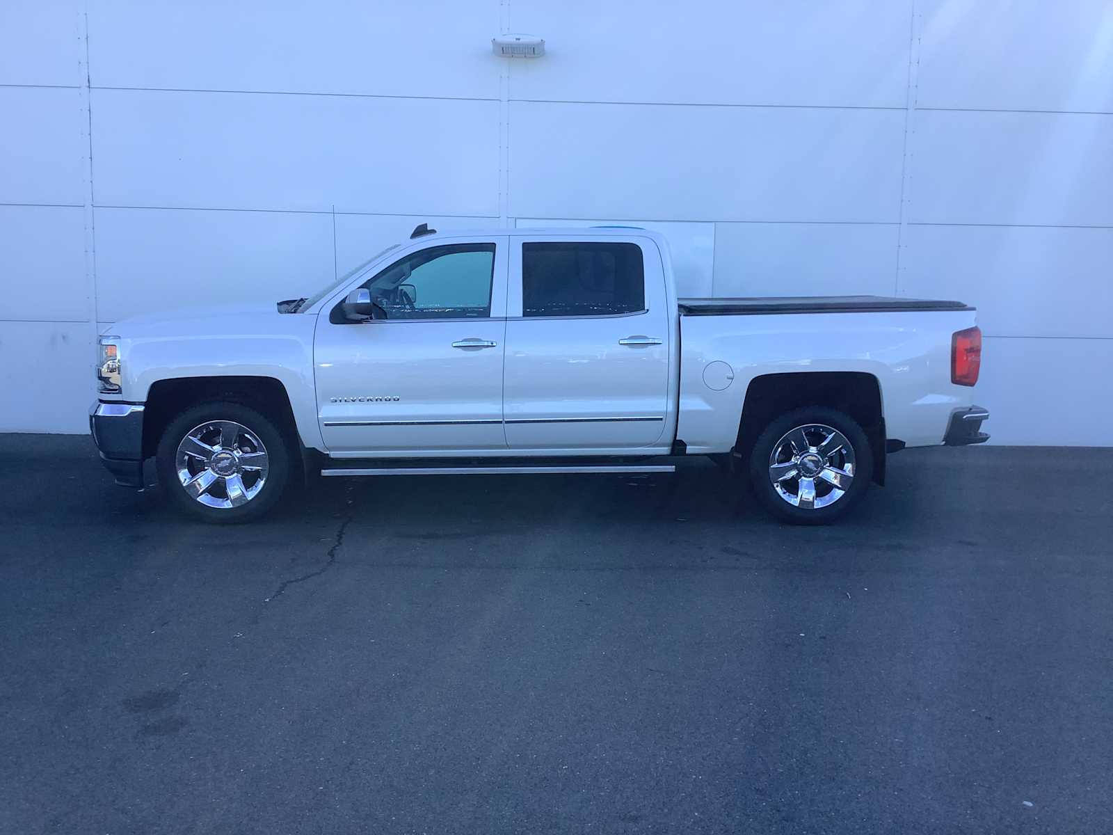 Thumbnail: 2018 Chevrolet Silverado 1500 - 2