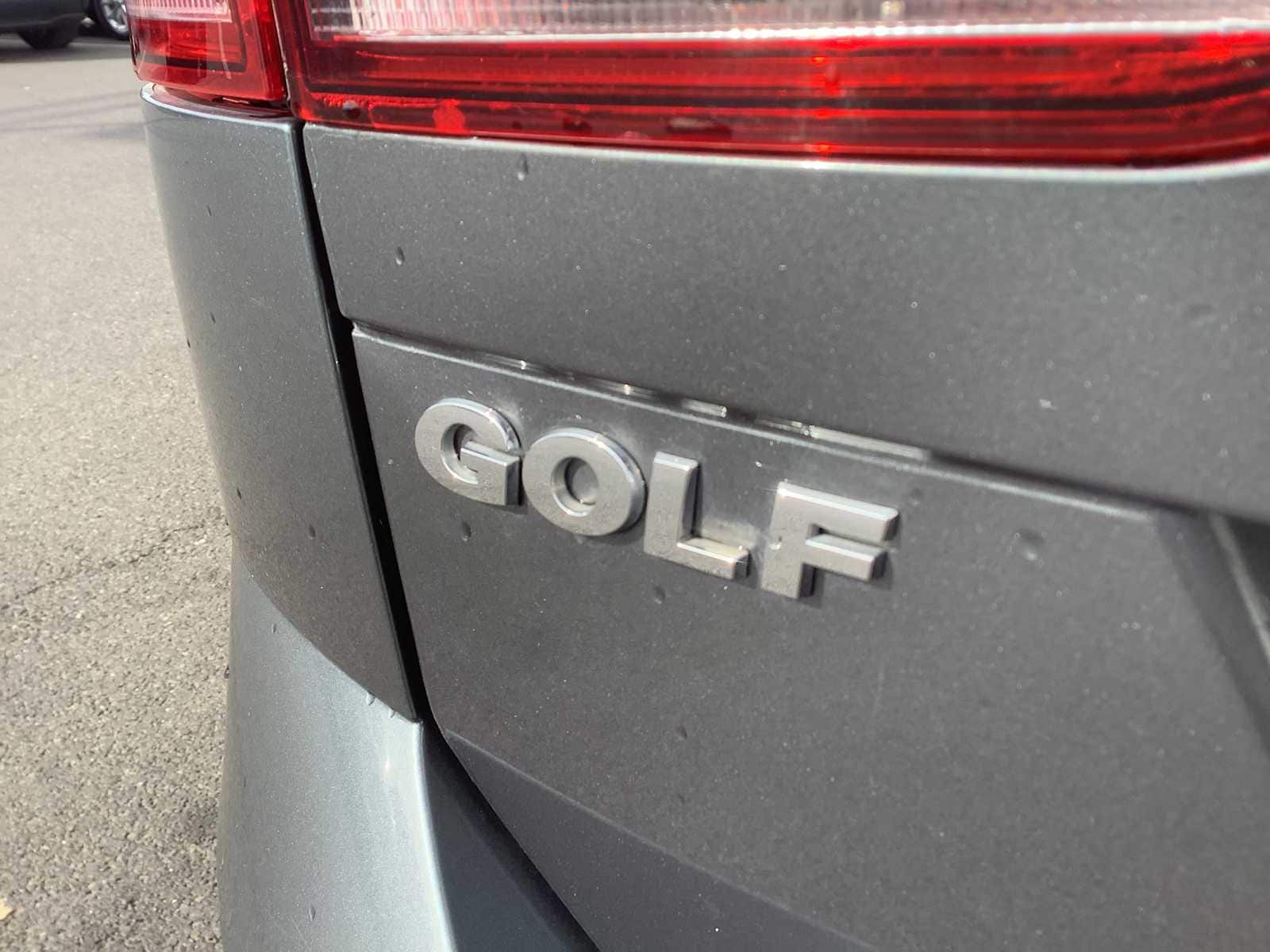Thumbnail: 2016 Volkswagen e-Golf - 6