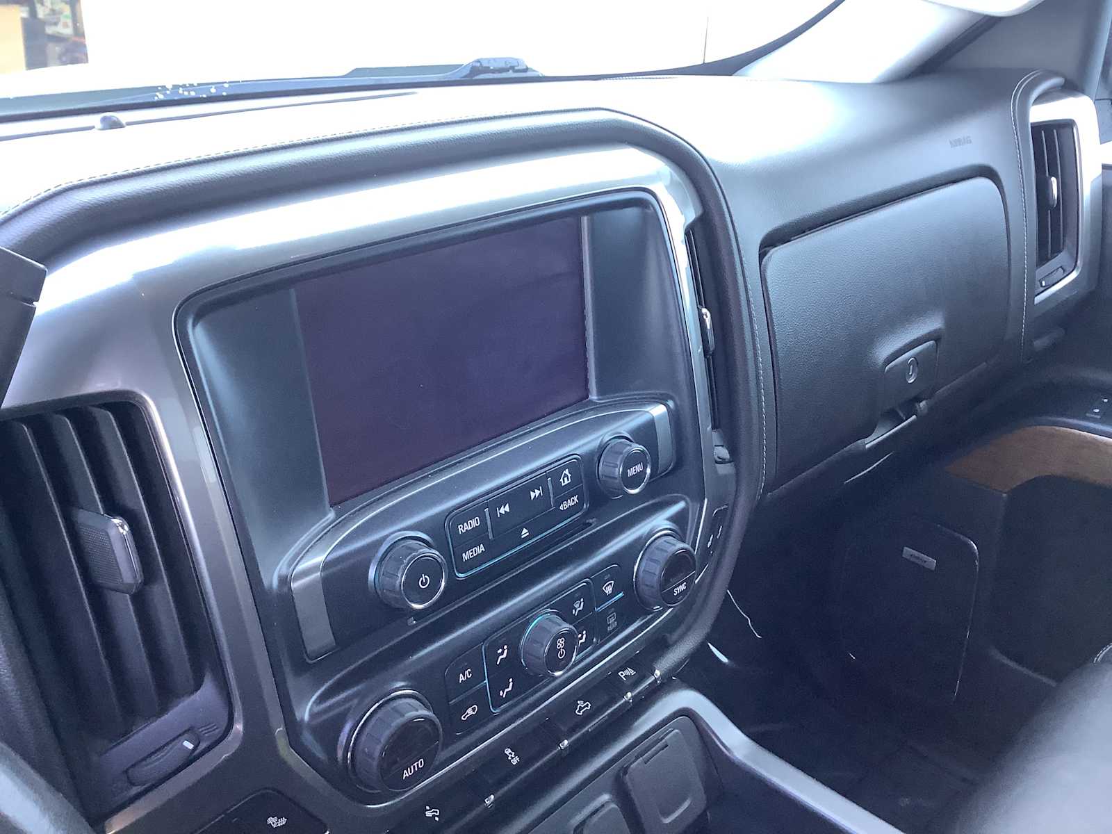 Thumbnail: 2018 Chevrolet Silverado 1500 - 17