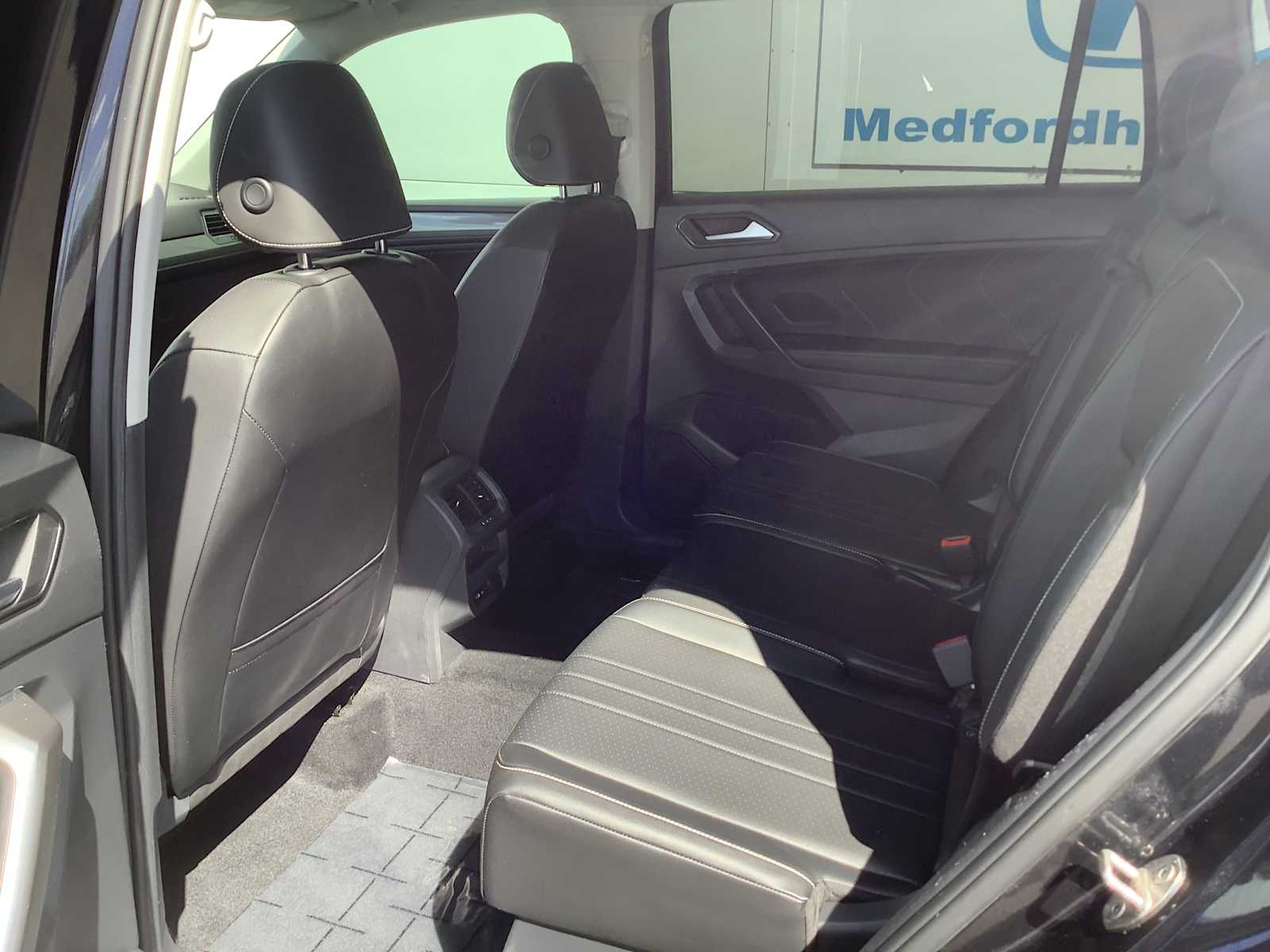 Thumbnail: 2022 Volkswagen Tiguan - 12