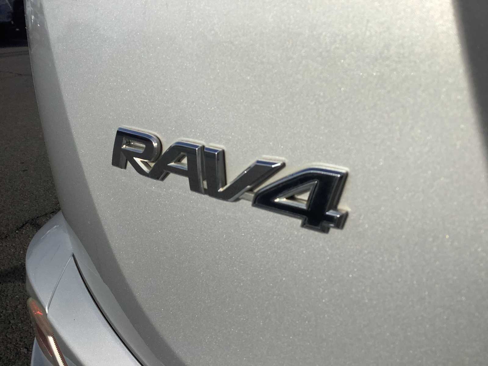 Thumbnail: 2016 Toyota RAV4 - 6