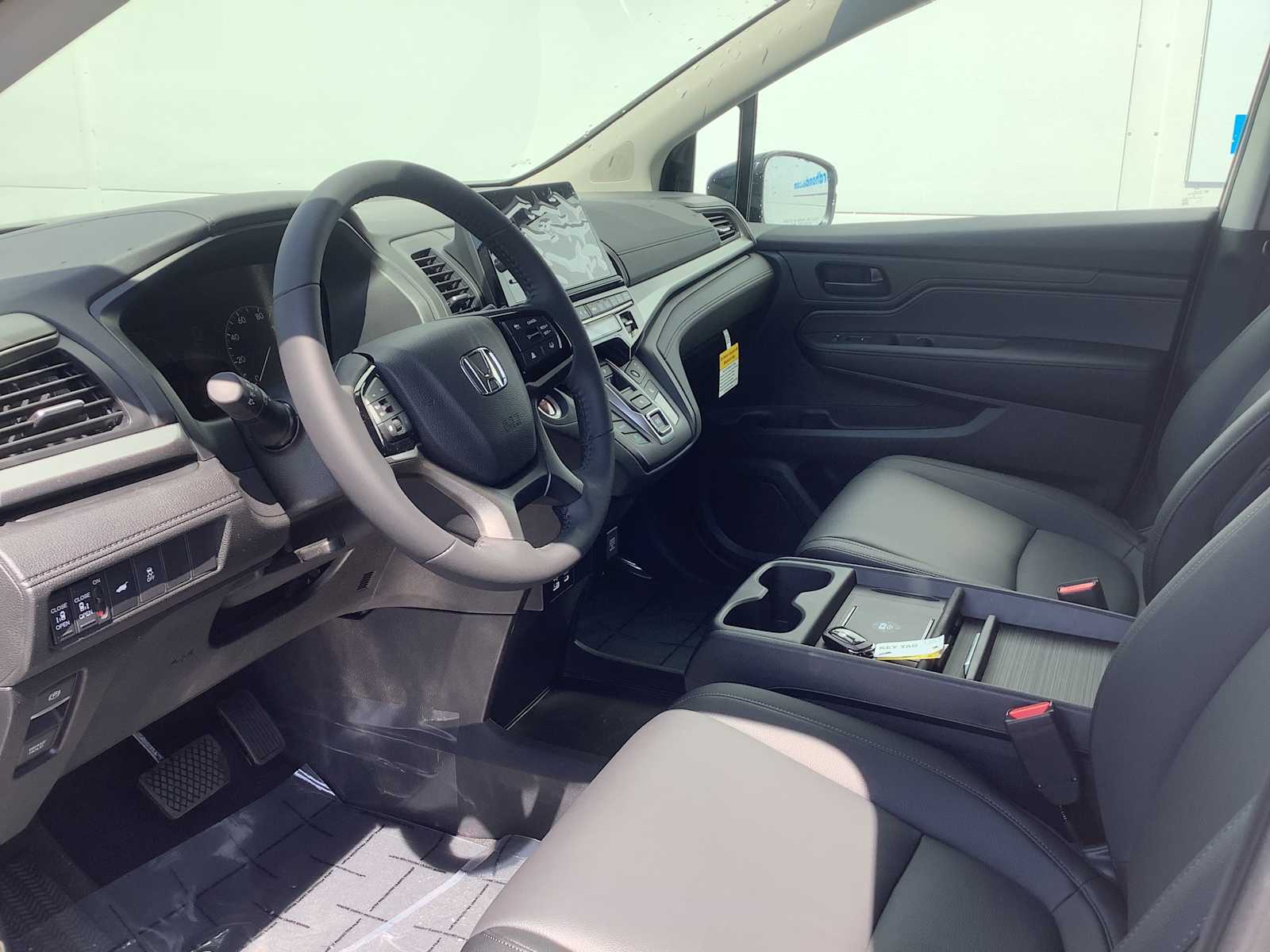 Thumbnail: 2026 Honda Odyssey - 3
