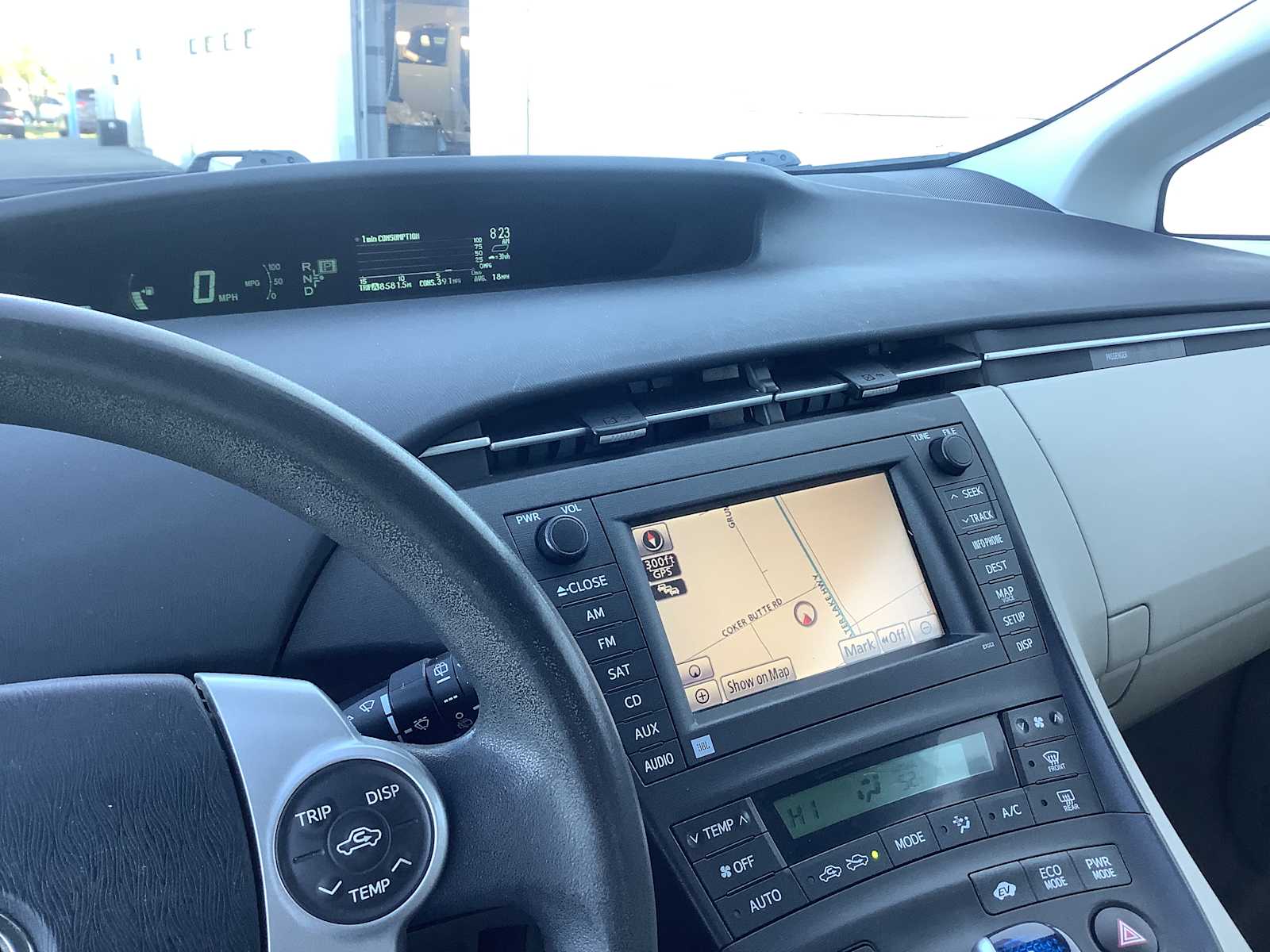 Thumbnail: 2010 Toyota Prius - 17