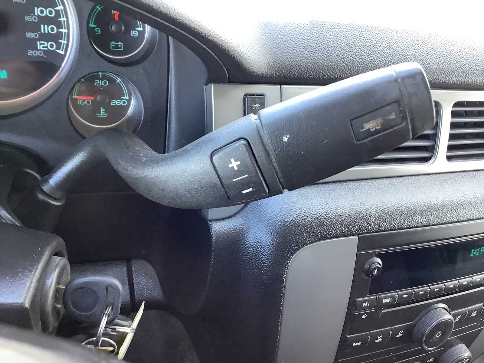 Thumbnail: 2010 Chevrolet Tahoe - 17