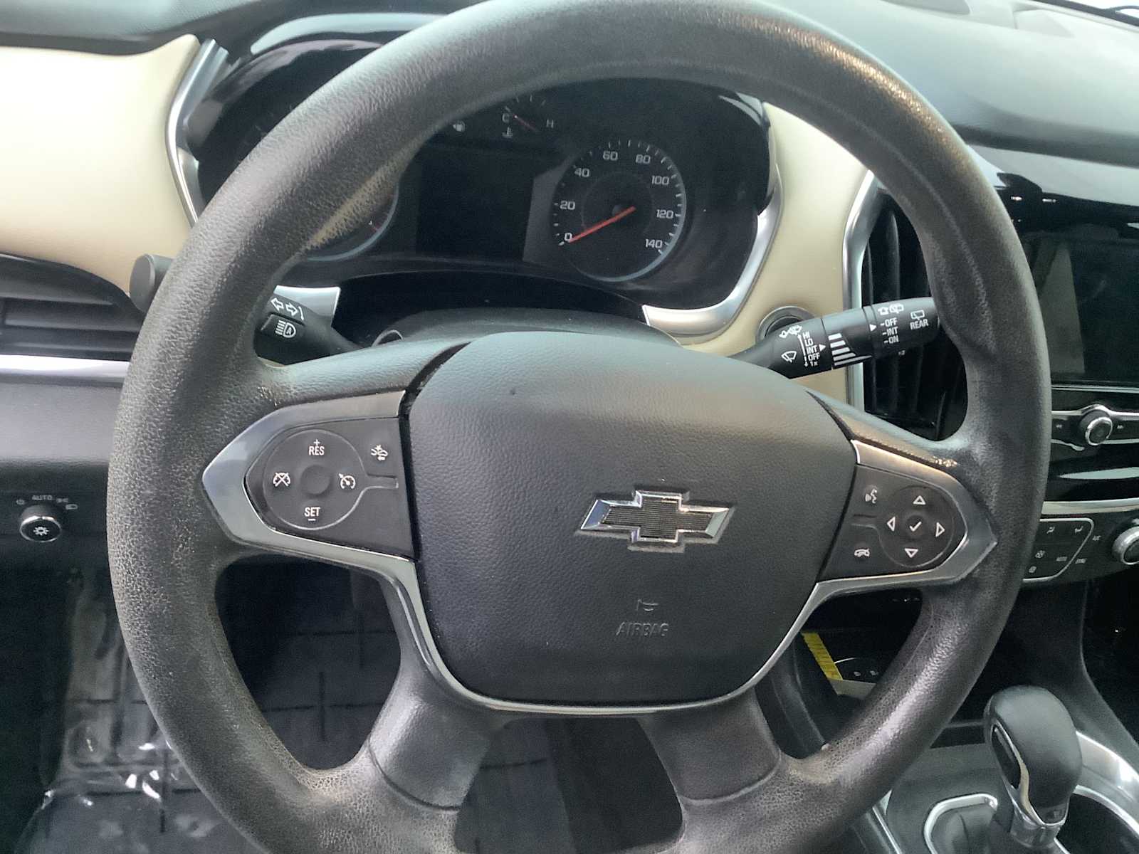 Thumbnail: 2022 Chevrolet Traverse - 14