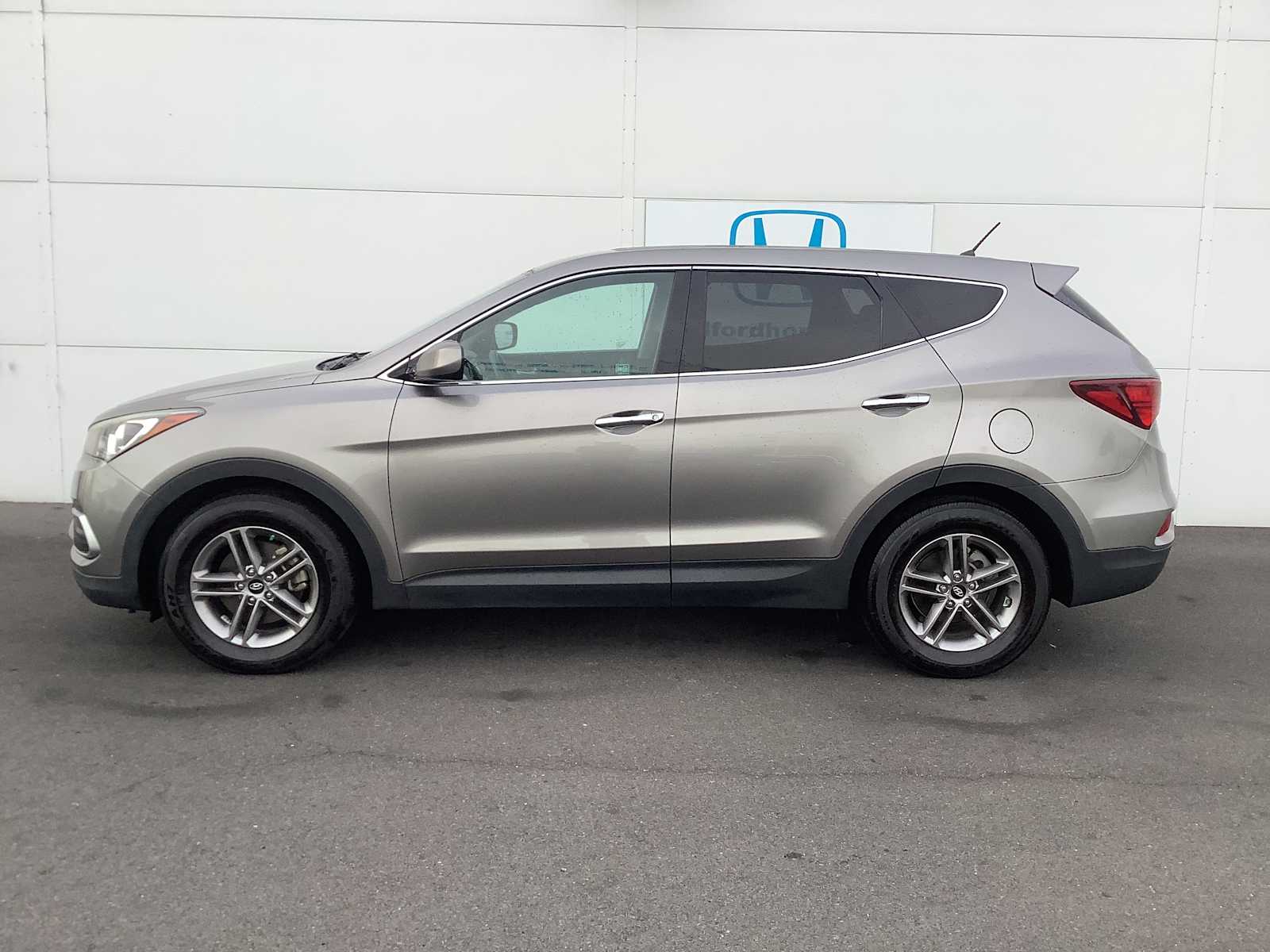 Thumbnail: 2018 Hyundai Santa Fe - 2