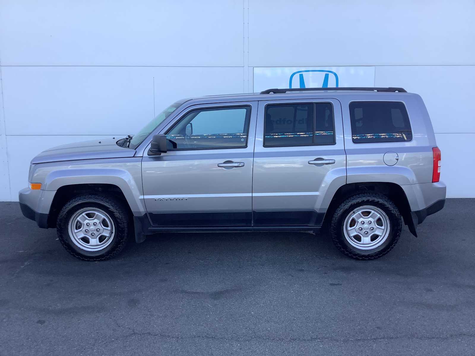 Used 2016 Jeep Patriot Sport with VIN 1C4NJPBAXGD575369 for sale in Medford, OR