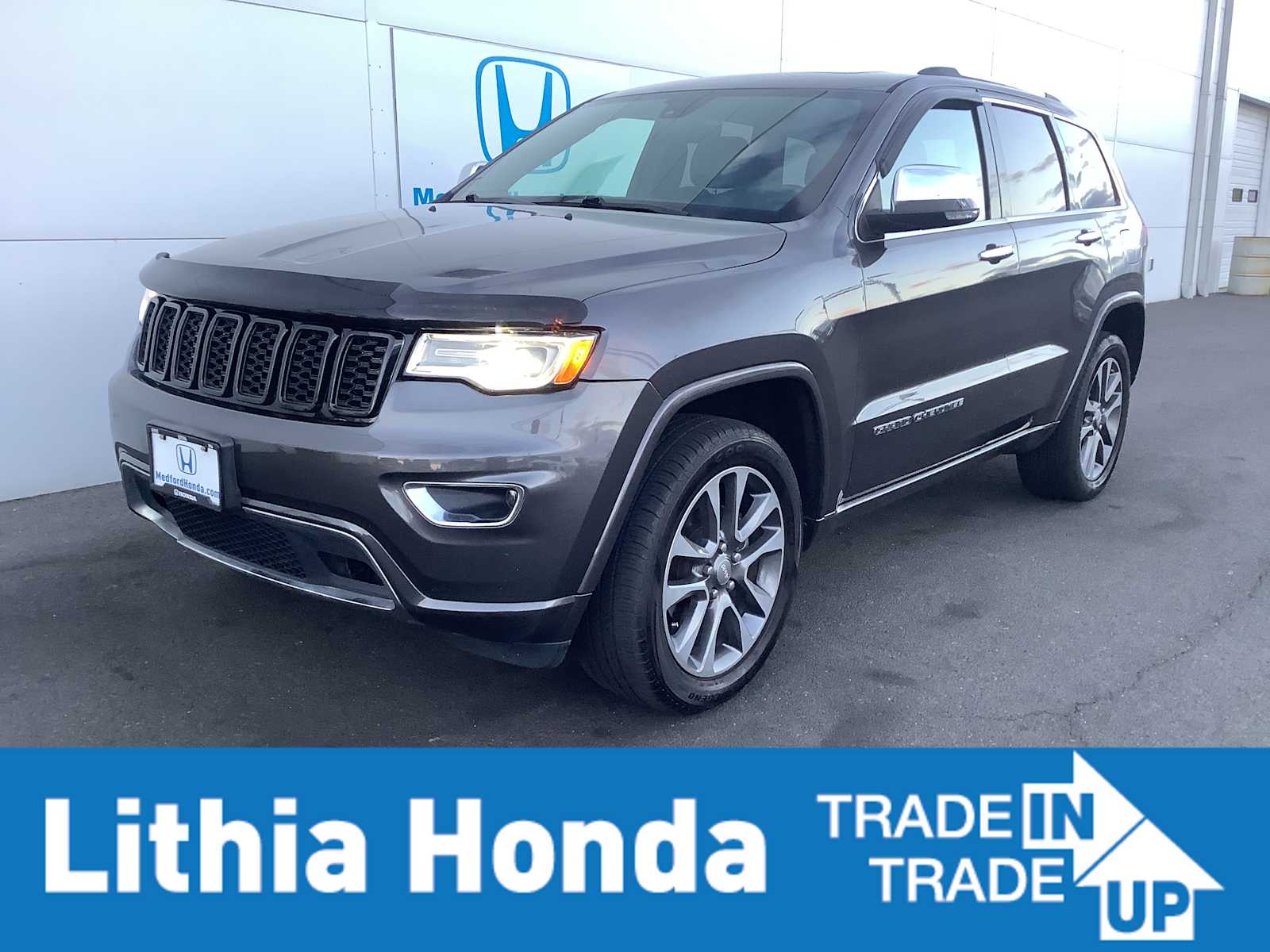 2017 Jeep Grand Cherokee Overland 4WD's photo