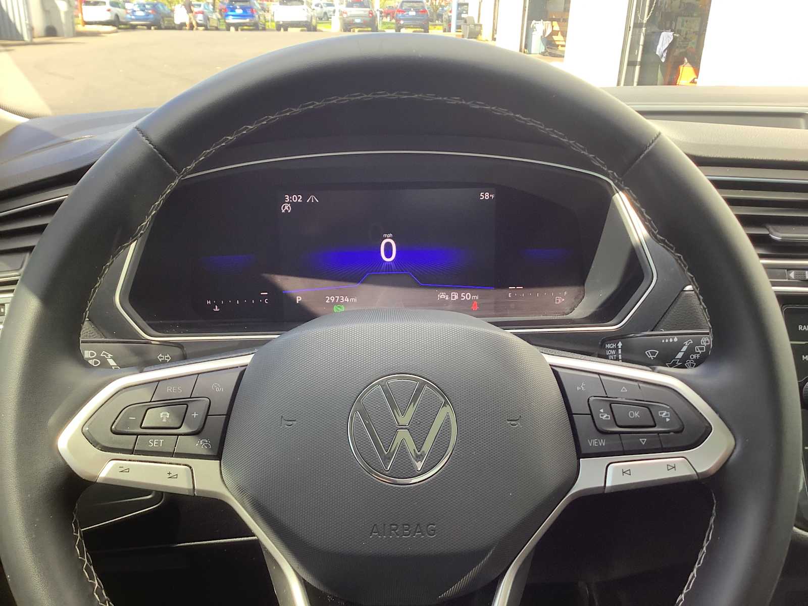 Thumbnail: 2022 Volkswagen Tiguan - 16