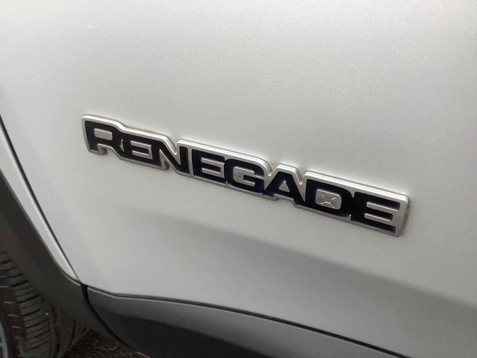 Thumbnail: 2018 Jeep Renegade - 7