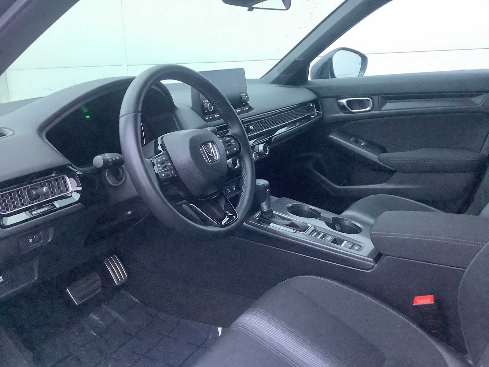 2025 Honda Civic Sport photo 2