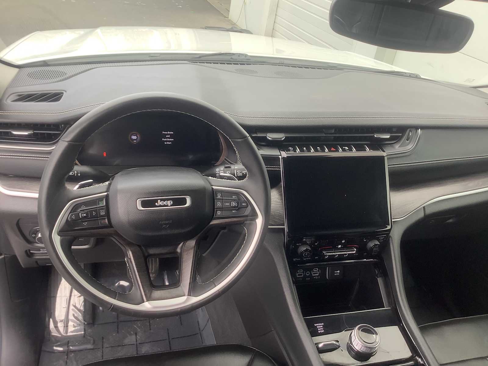 Thumbnail: 2023 Jeep Grand Cherokee - 9