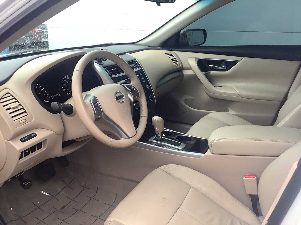 Used 2014 Nissan Altima 2.5 SV Sedan