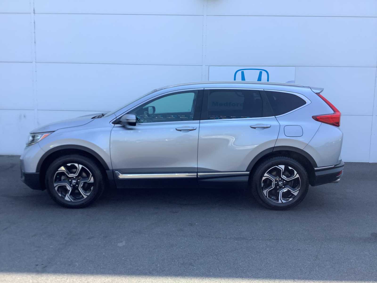 Used 2018 Honda CR-V Touring with VIN 7FARW2H9XJE078636 for sale in Medford, OR