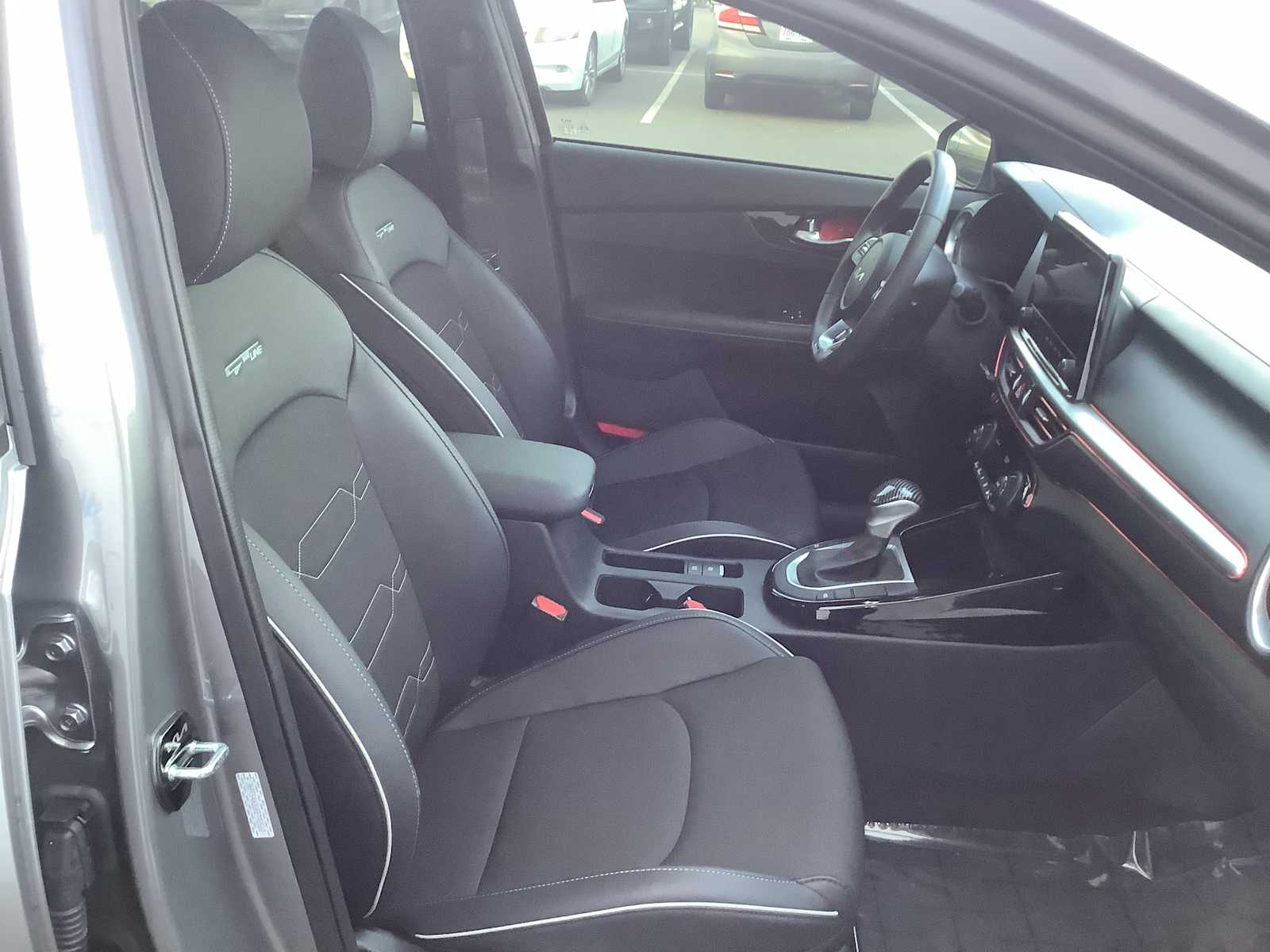 Thumbnail: 2024 Kia Forte - 15