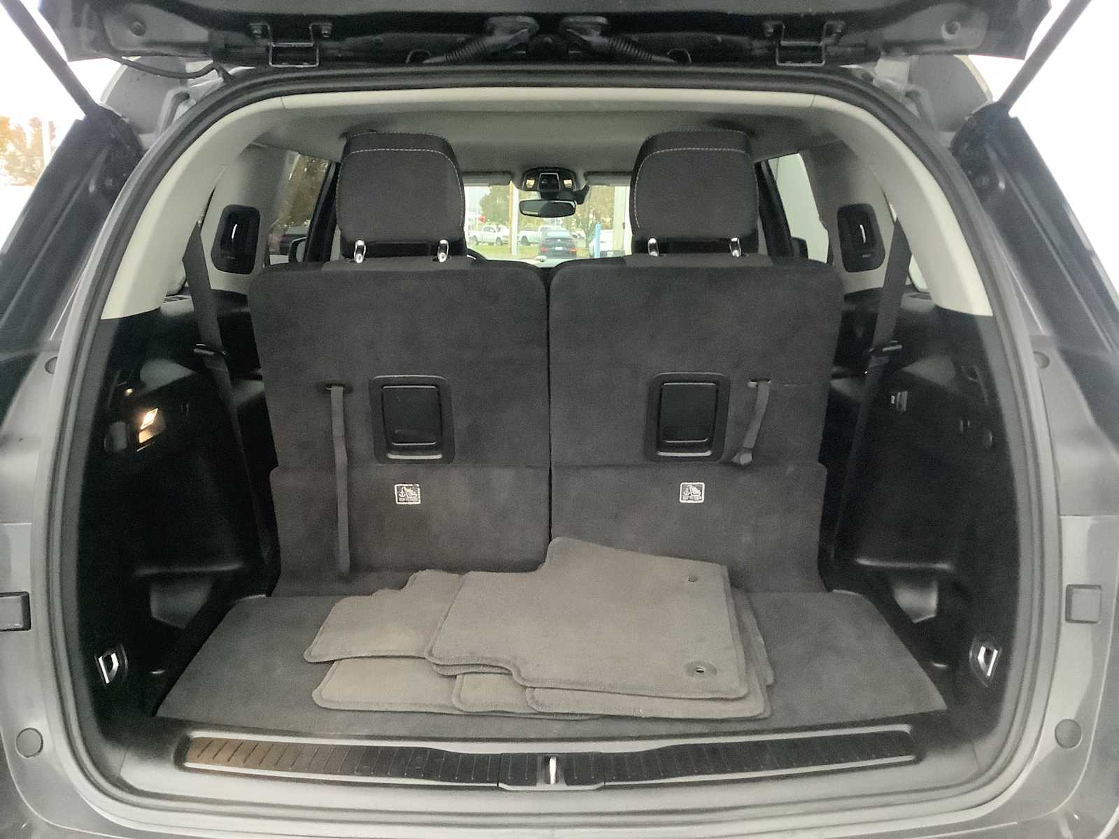 Thumbnail: 2023 Jeep Grand Cherokee - 14