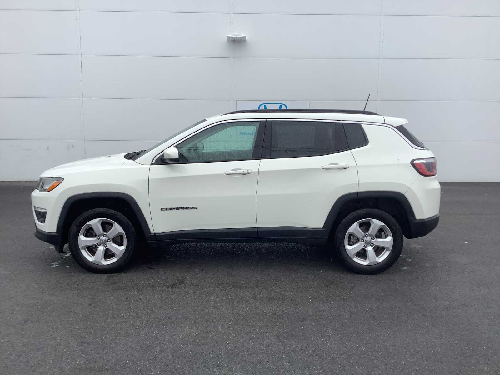 Thumbnail: 2018 Jeep Compass - 3