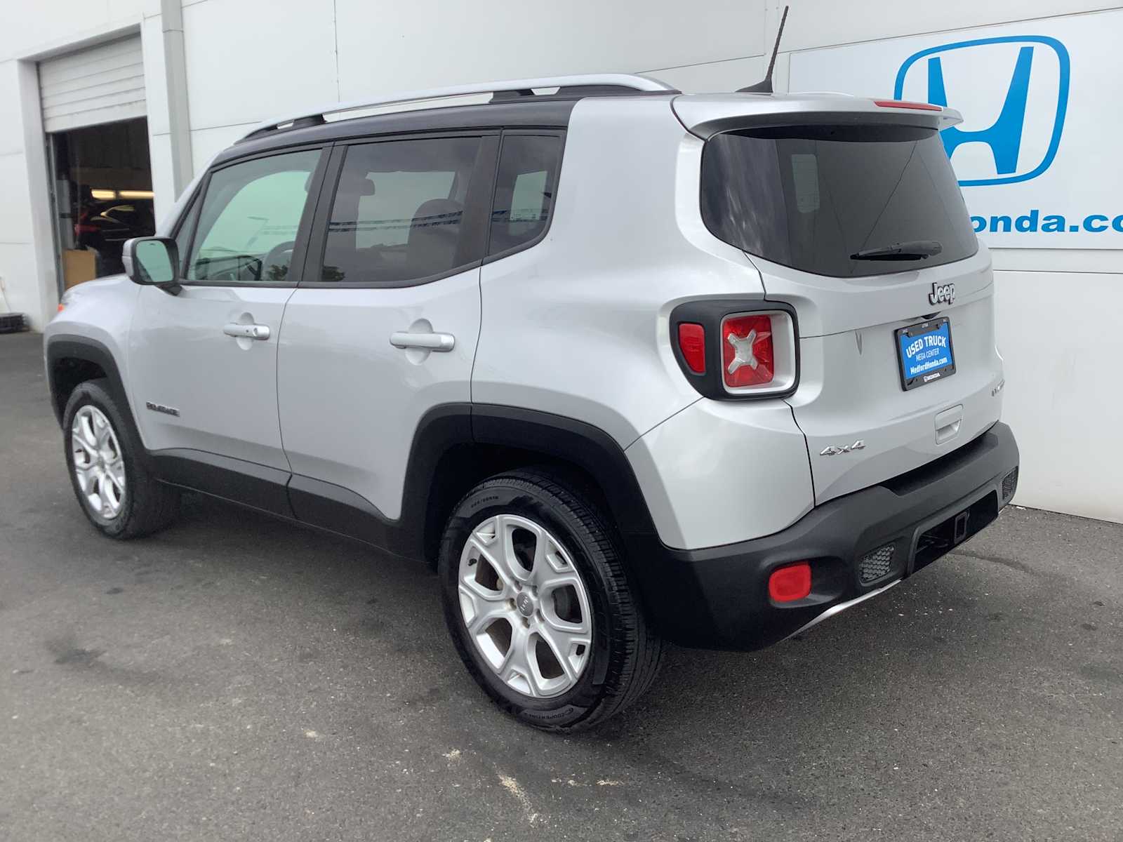 Thumbnail: 2018 Jeep Renegade - 4