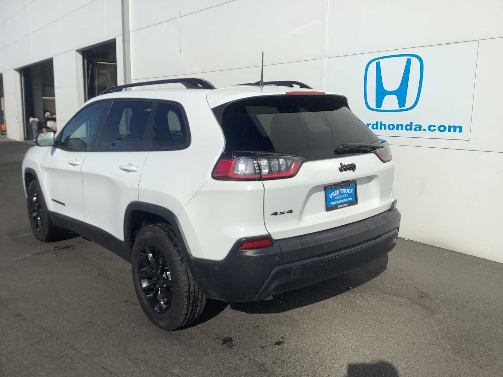 Thumbnail: 2023 Jeep Cherokee - 4