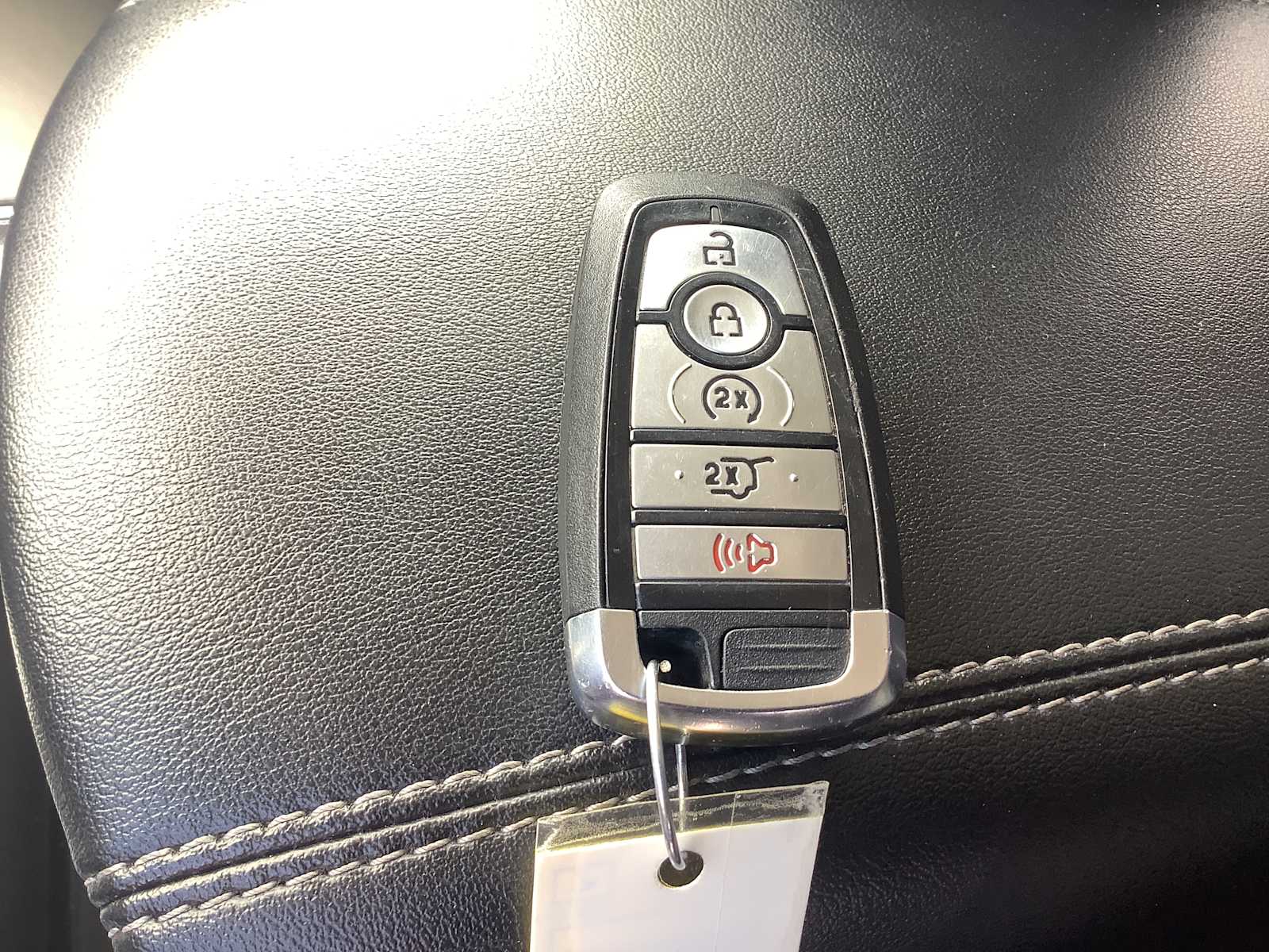 2024 Ford Edge Titanium - Photo 20
