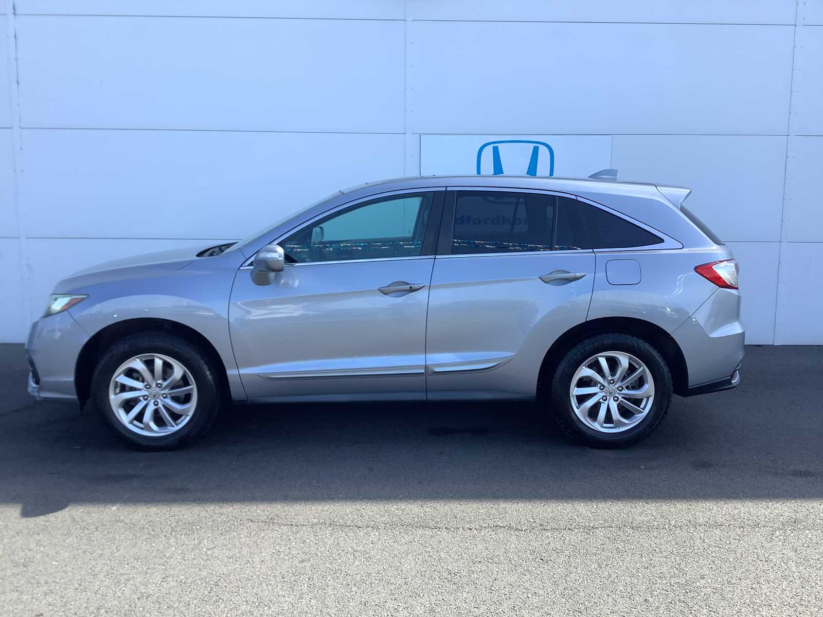 2016 Acura RDX Base Technology photo 2