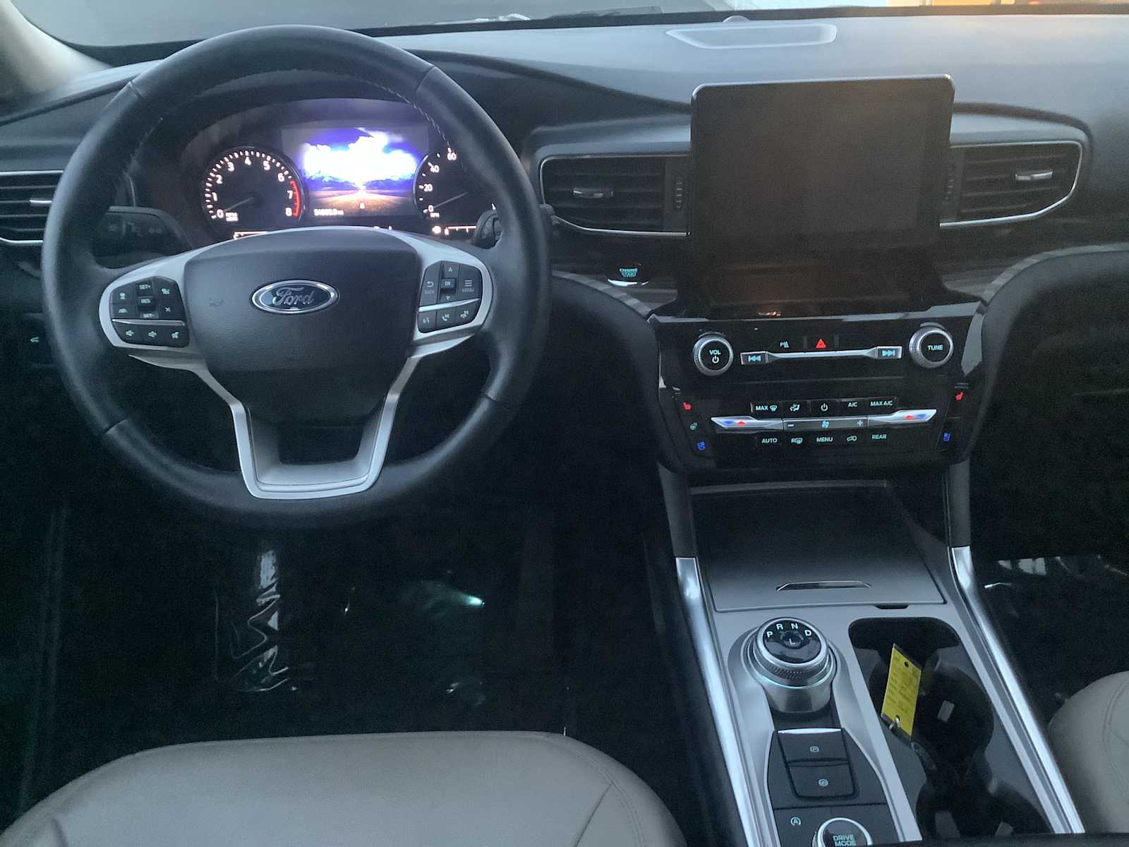 Thumbnail: 2024 Ford Explorer - 10