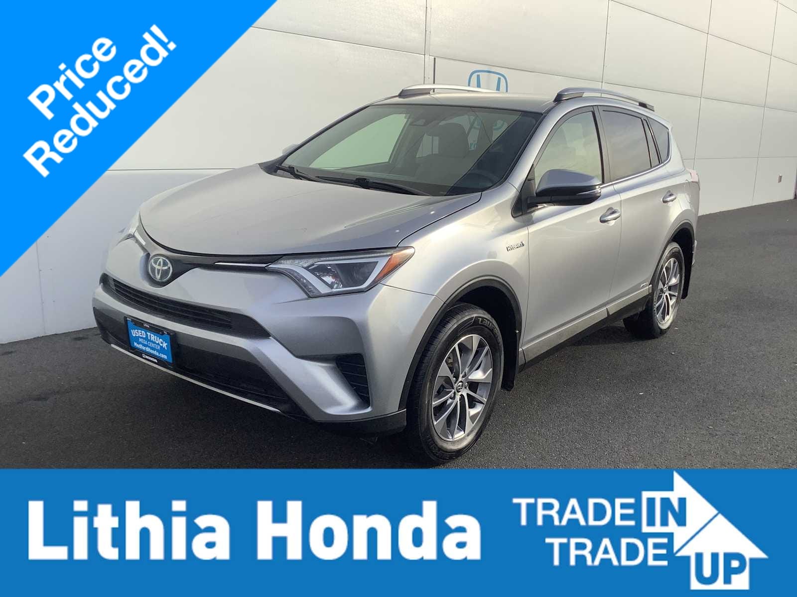 Thumbnail: 2018 Toyota RAV4 - 1