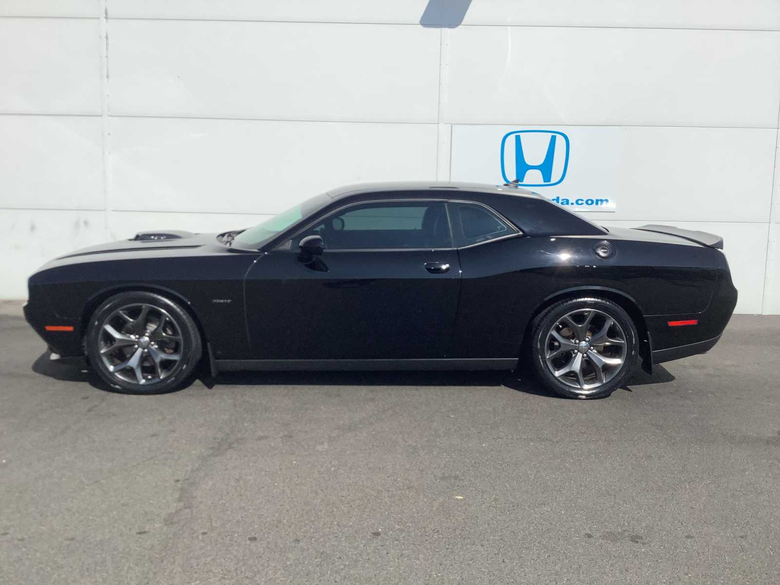 Used 2015 Dodge Challenger R/T with VIN 2C3CDZBT0FH861054 for sale in Medford, OR