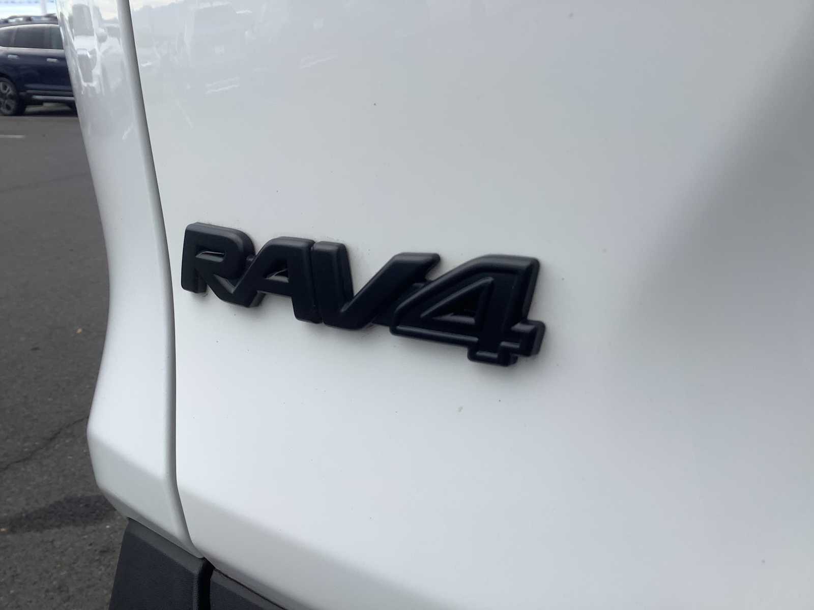 Thumbnail: 2022 Toyota RAV4 - 6