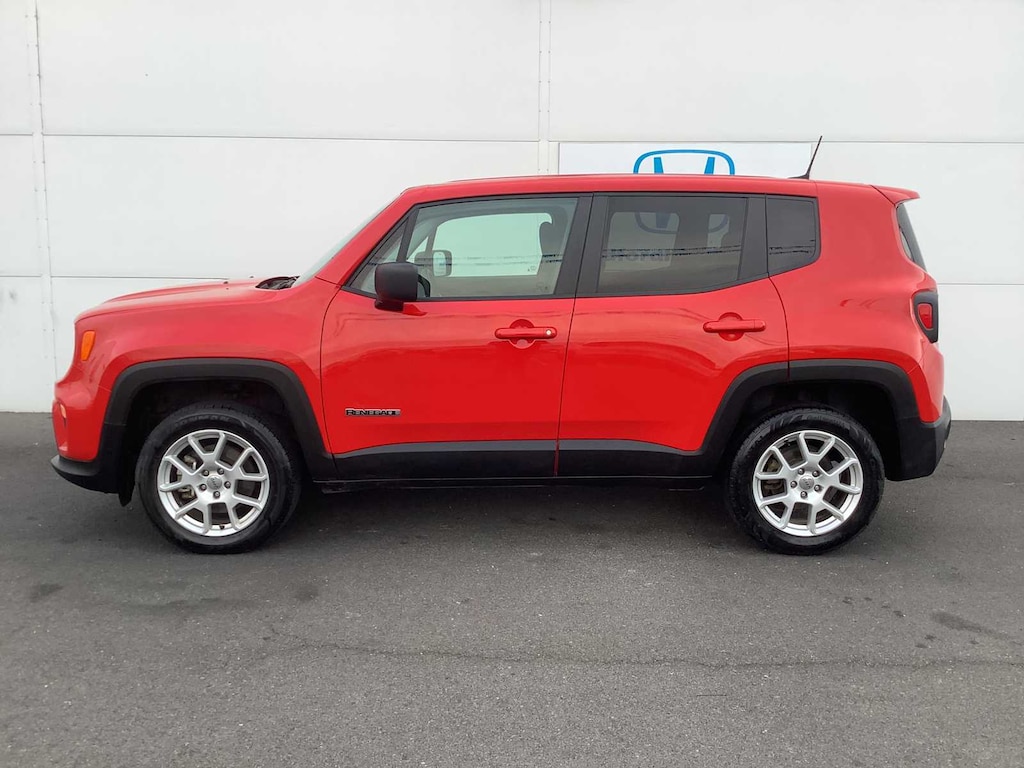 Used 2023 Jeep Renegade Latitude SUV