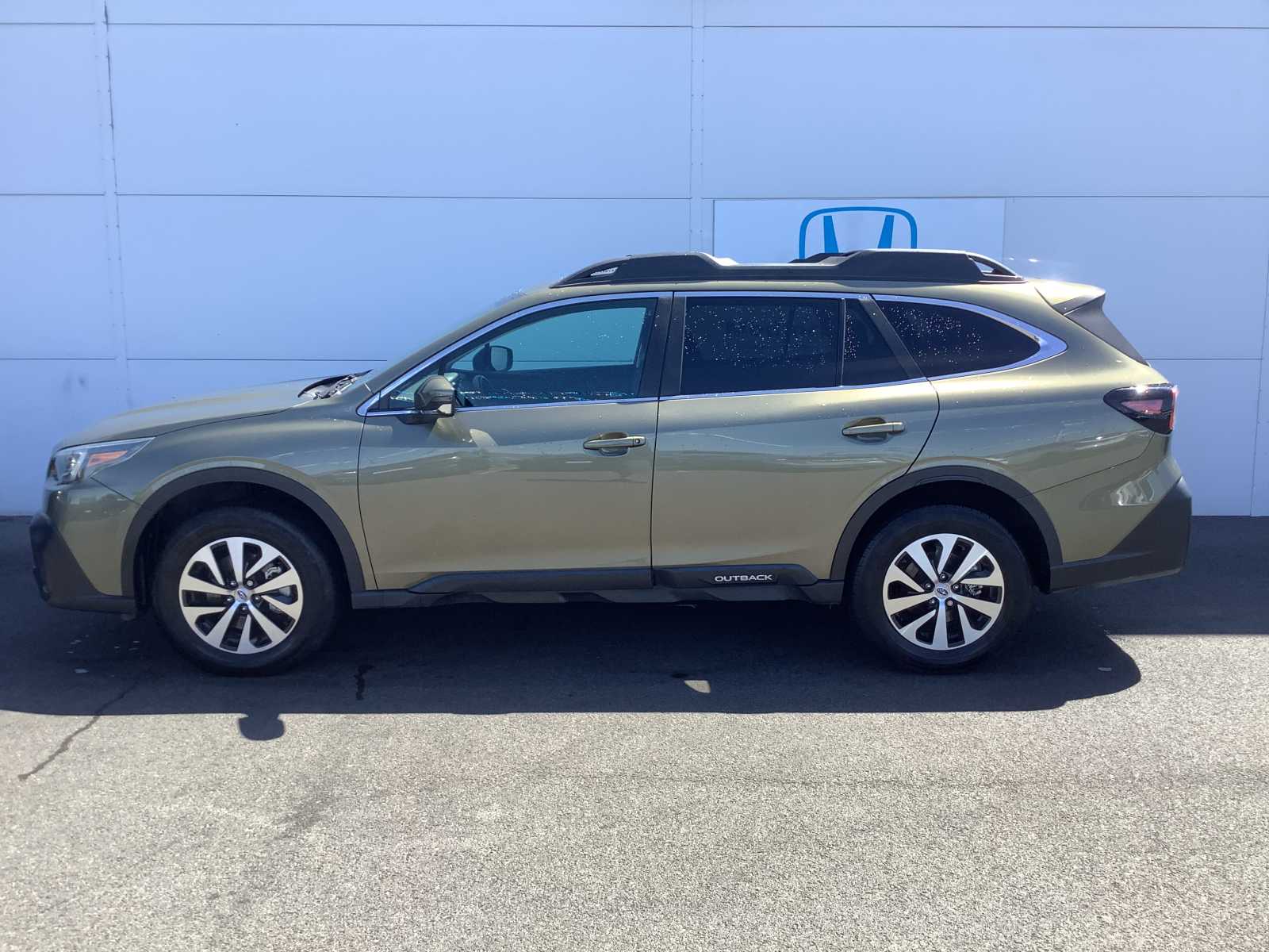 Used 2022 Subaru Outback Premium with VIN 4S4BTAFC5N3199510 for sale in Medford, OR