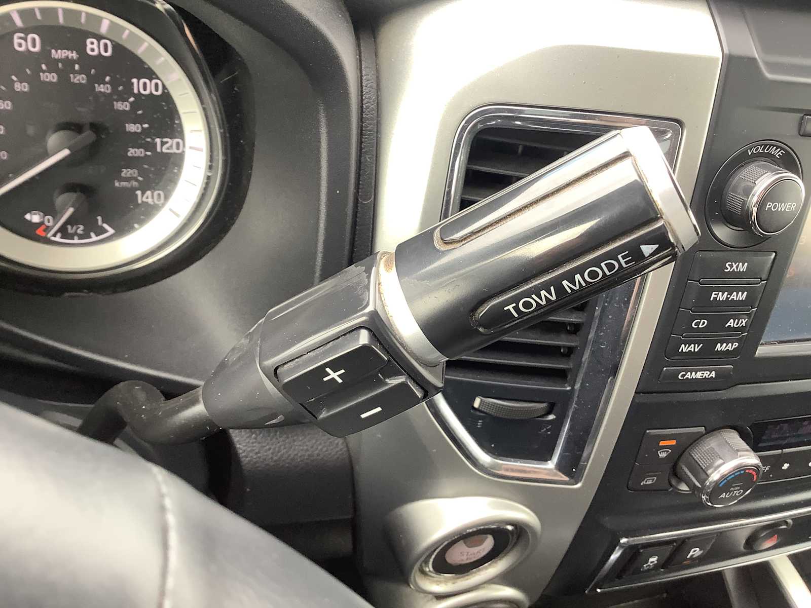 2018 Nissan Titan XD Pro-4X - Photo 17