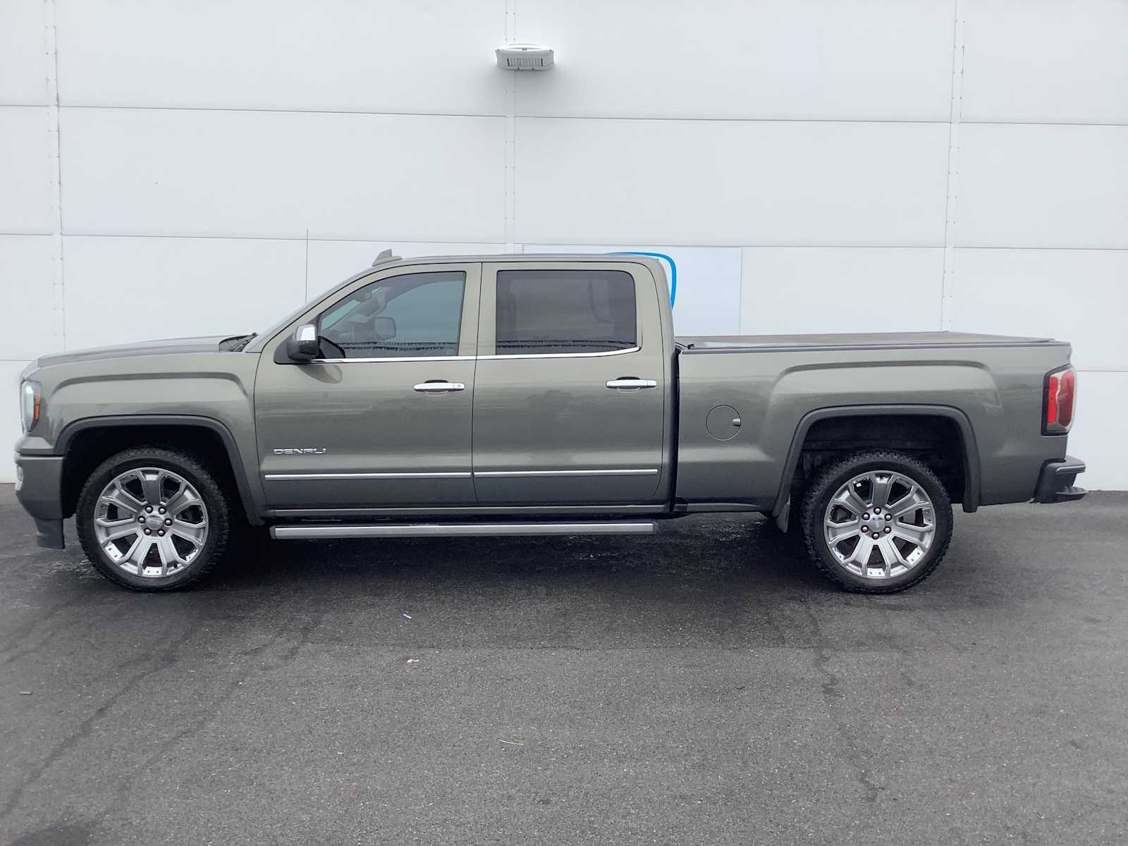 2017 Gmc Sierra 1500 Denali photo 2