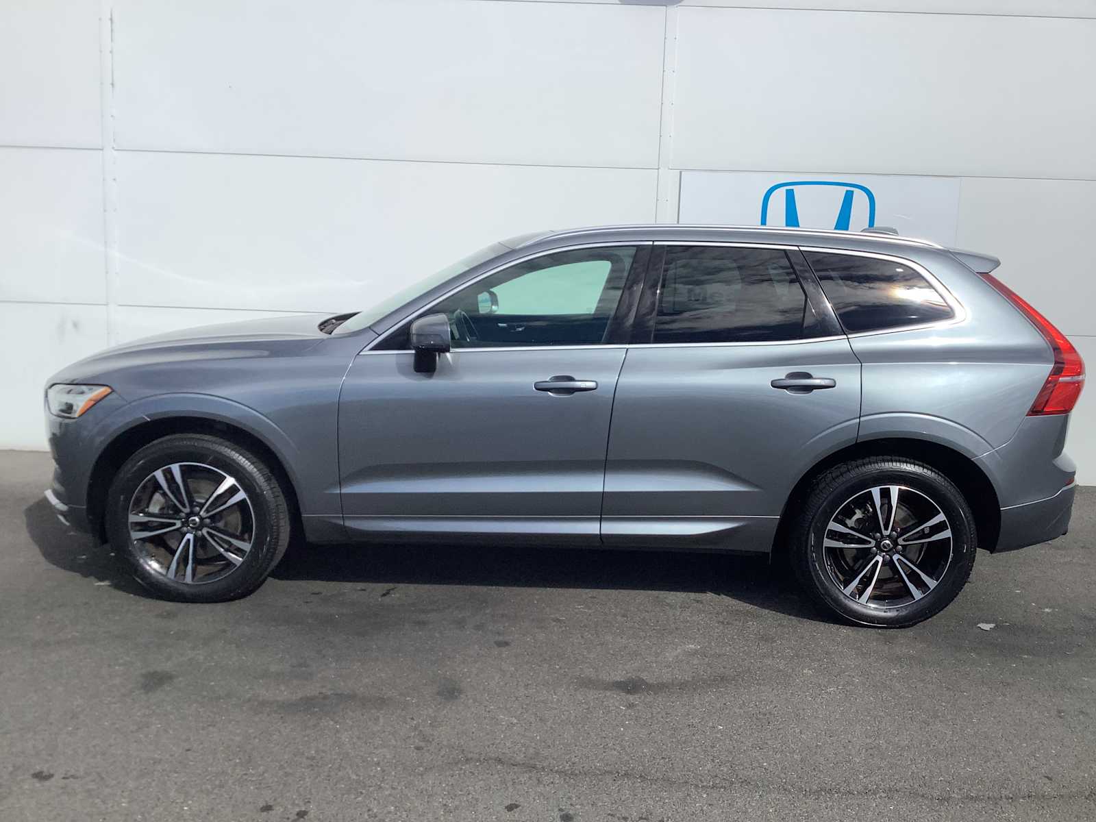 Thumbnail: 2020 Volvo XC60 - 3