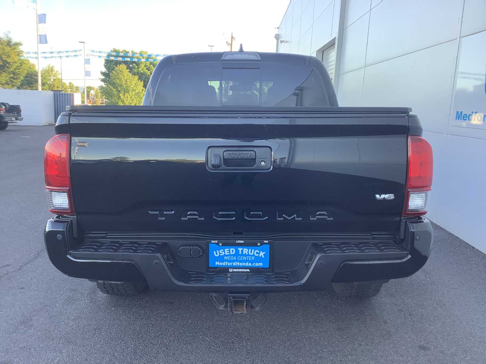 Thumbnail: 2019 Toyota Tacoma - 4