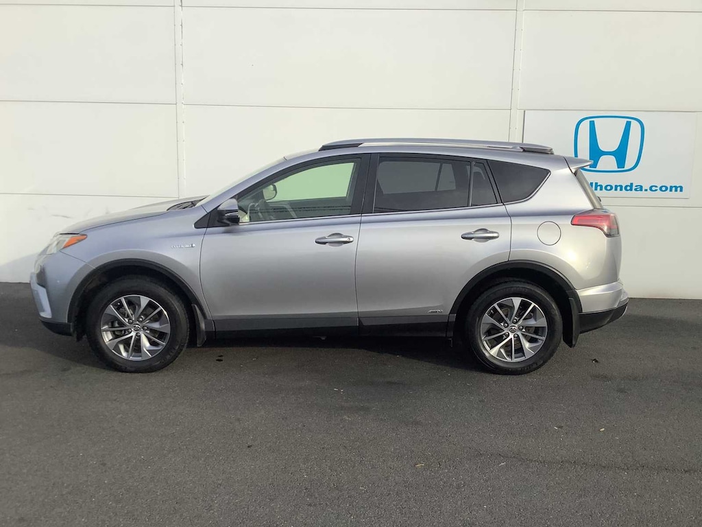 Used 2018 Toyota RAV4 Hybrid LE SUV