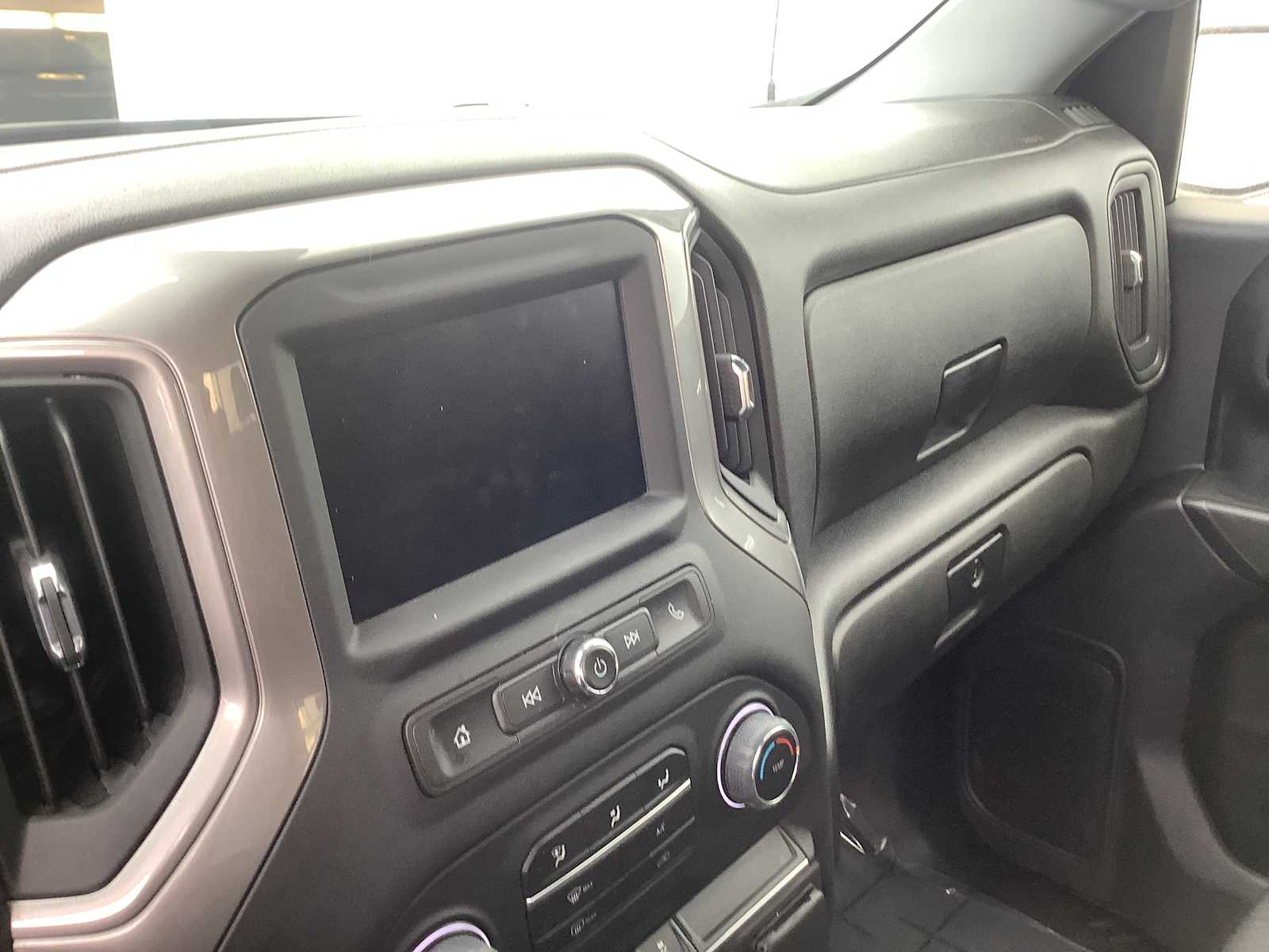 Thumbnail: 2022 Chevrolet Silverado 1500 - 17