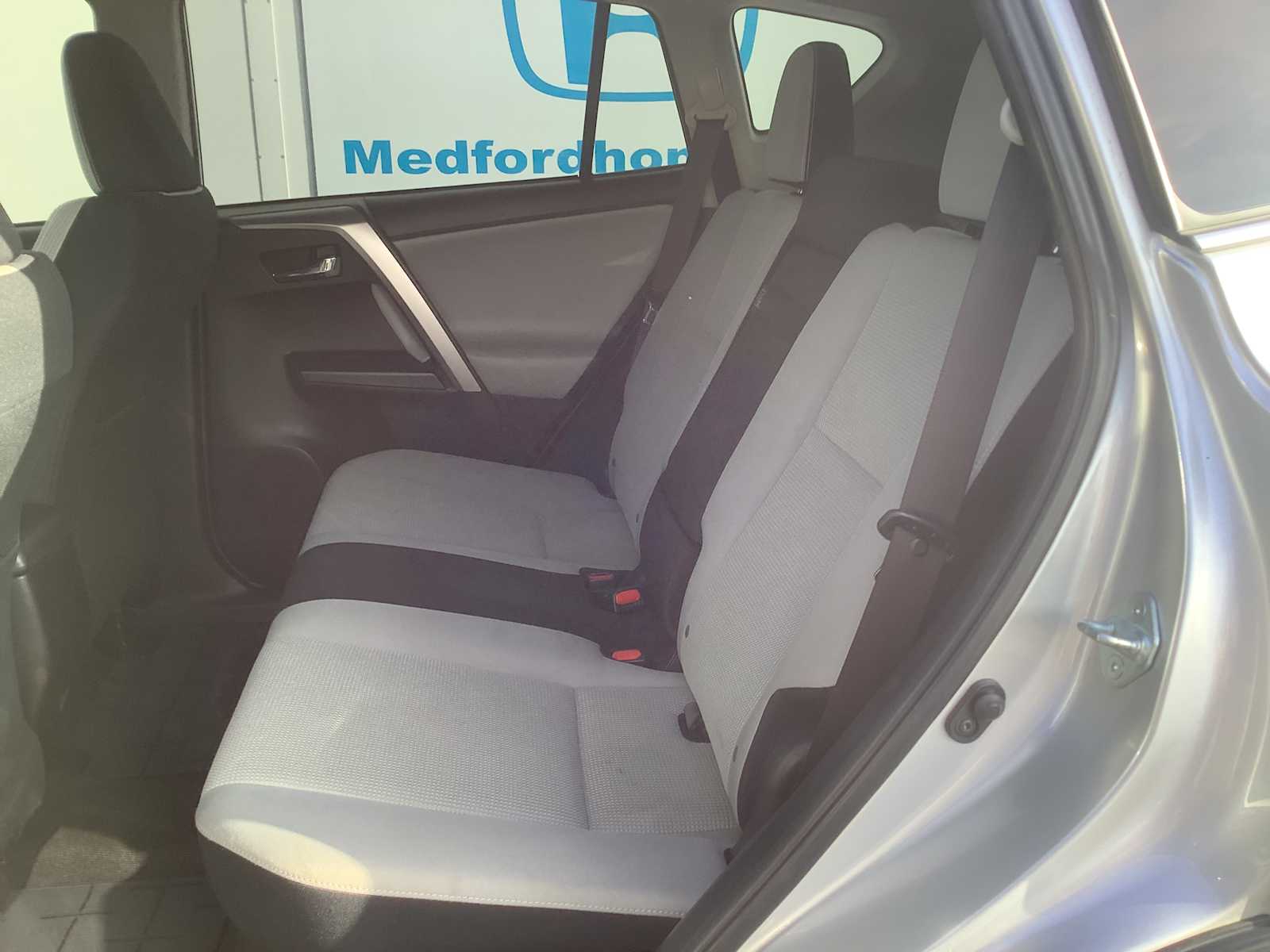 Thumbnail: 2016 Toyota RAV4 - 13