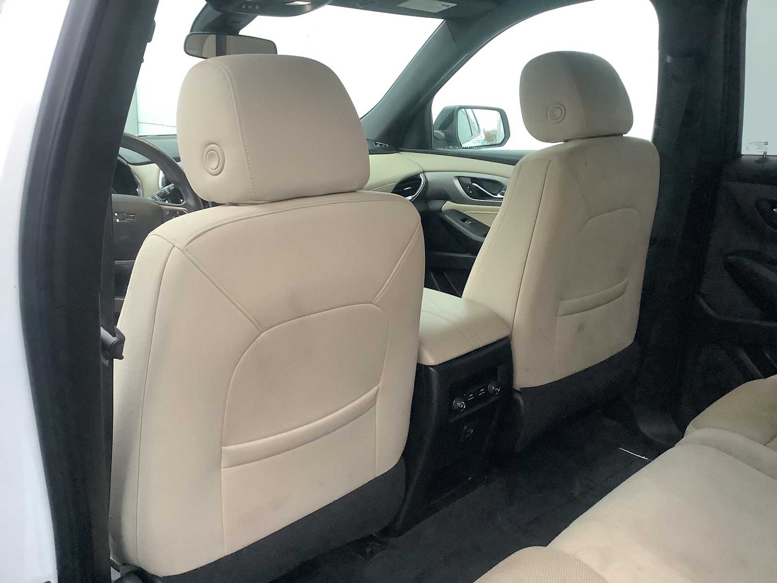 Thumbnail: 2022 Chevrolet Traverse - 11