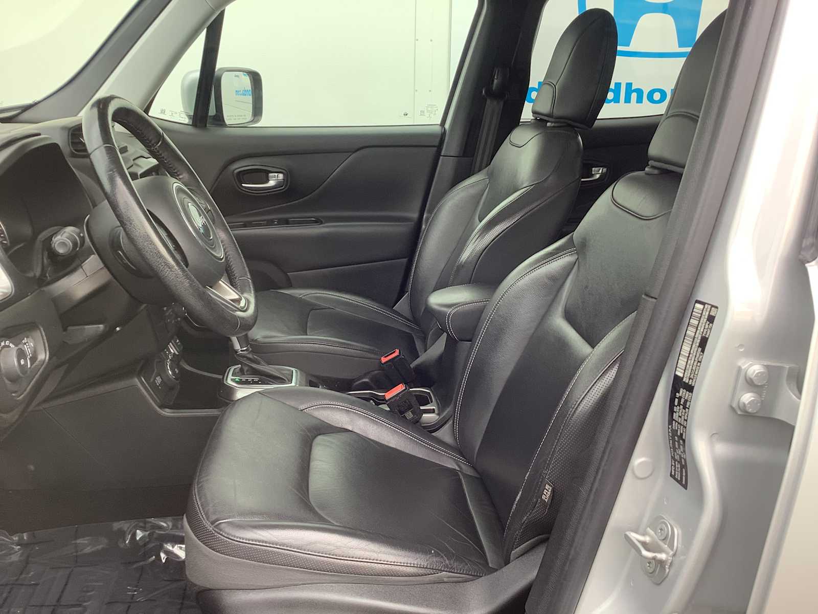 Thumbnail: 2018 Jeep Renegade - 11