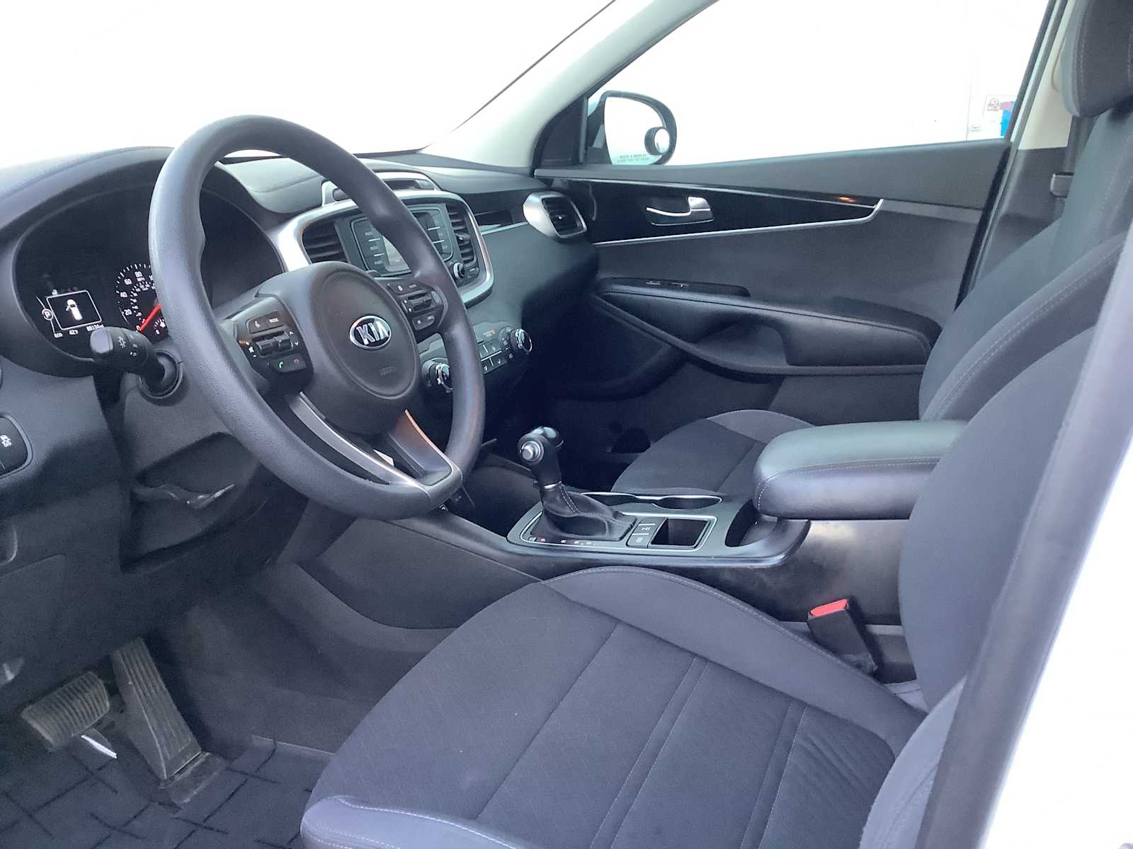 Thumbnail: 2017 Kia Sorento - 3